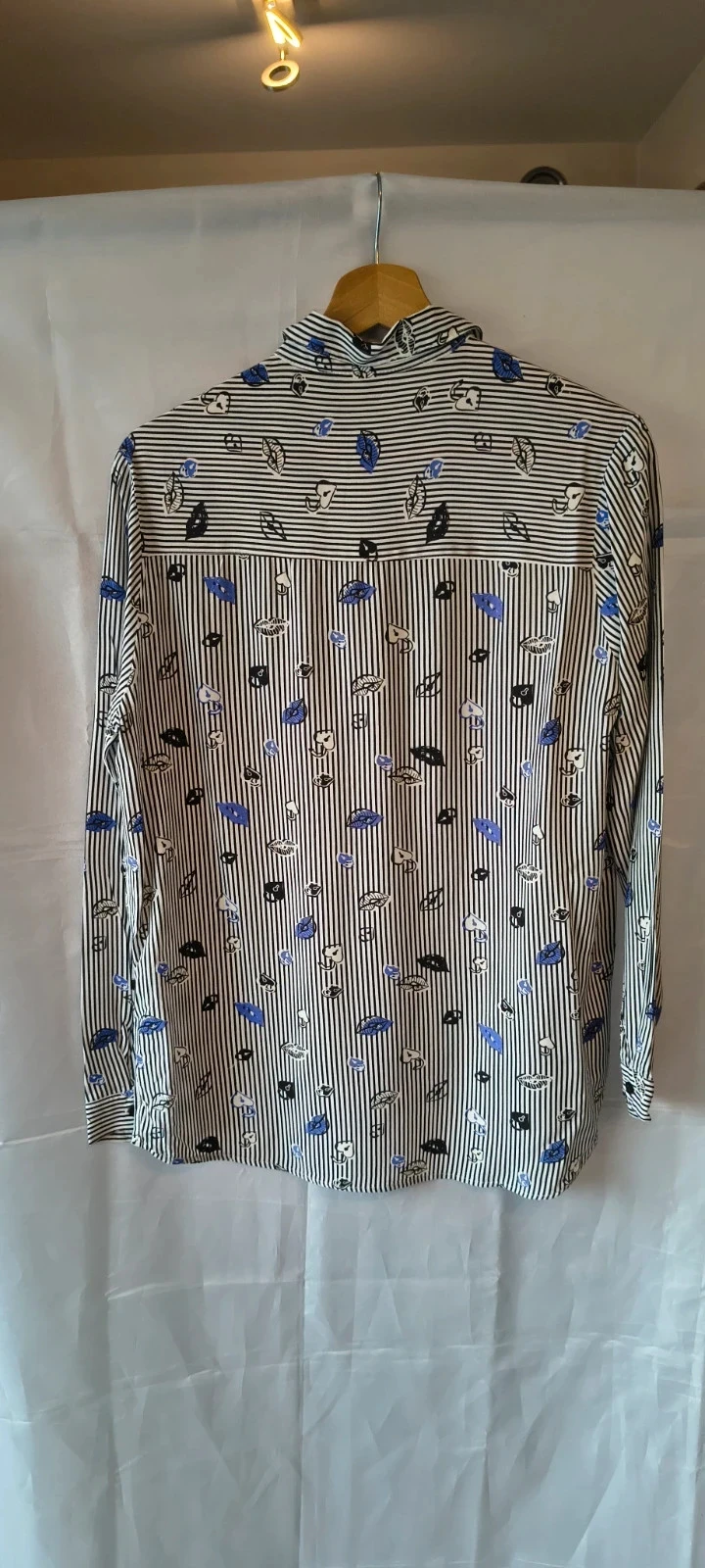 FB Sister blusa XS | Preto e branco listrado com estampa azul divertida | Silhueta fluida |#285 – photo 3